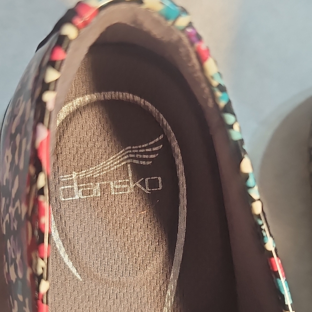 Easy Spirit Black and White Flats - Picture 5 of 8